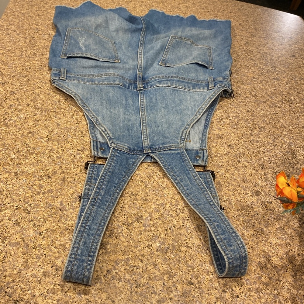 Gap Shortall Blue Jean Bib Overall Shorts Denim XS FLAWS Distressed - Picture 9 of 17